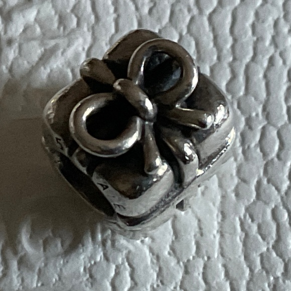 Pandora Silver Gift Charm Bracelet - Picture 2 of 4